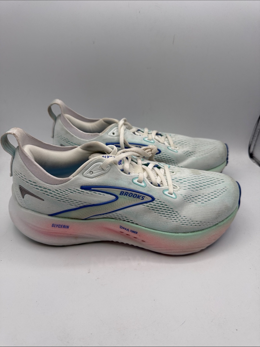 Brooks Glycerin 22 women’s 9.5 Mint Running Shoes with Blue Logo s16